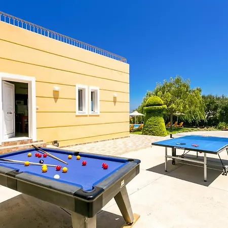 Villa Kastellaki By *